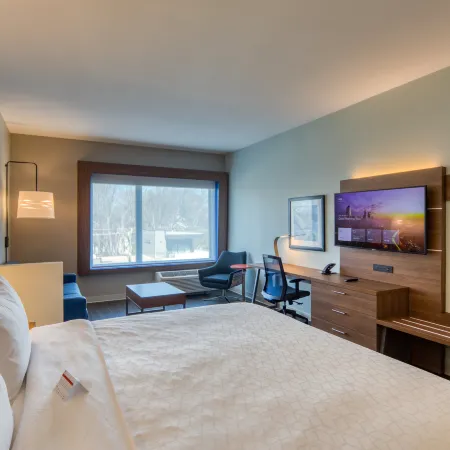 Holiday Inn Express & Suites CHARLOTTE - SOUTH END by IHG Отели рядом с достопримечательностью «Банк оф Америка Стадиум»