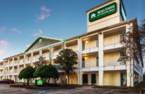 HomeTowne Studios by Red Roof Houston - West Oaks/  Energy Corridor Hotels in Houston
