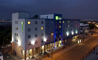 Holiday Inn Express Park Royal, an IHG Hotel