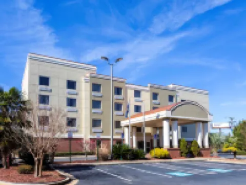 Comfort Suites Forsyth near I-75 Hoteles en Forsyth