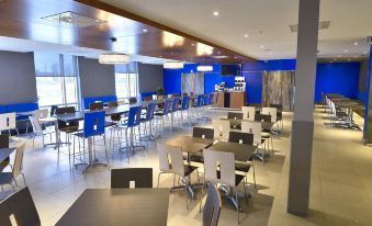 Holiday Inn Express & Suites Vaudreuil - Dorion