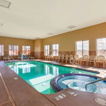 Comfort Inn & Suites Page at Lake Powell