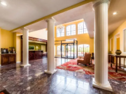 Quality Inn University Near Downtown Hotels in San Marcos
