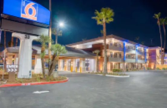 Studio 6 Suites Stockton, CA – Waterfront