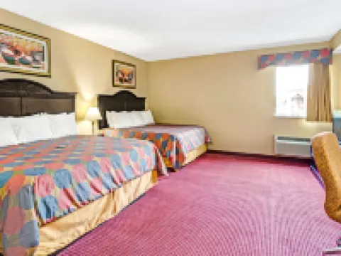 Days Inn & Suites by Wyndham Jeffersonville IN Hotels in Clark County