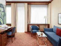 Living Hotel Kanzler Hotels near Kessenich