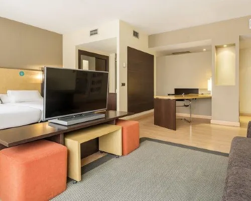Ilunion Suites Madrid Hotels near Chamartín