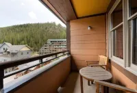 Zephyr Mountain Lodge Premium-Rated 2516