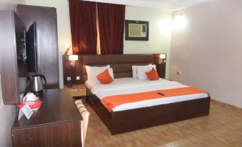 DOWNTOWN ROYAL HOTEL GRA