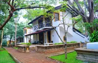 Cinnamon Lodge Habarana Hotels in Palugaswewa