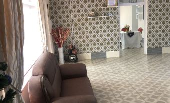 Monipee Hotel - Housity