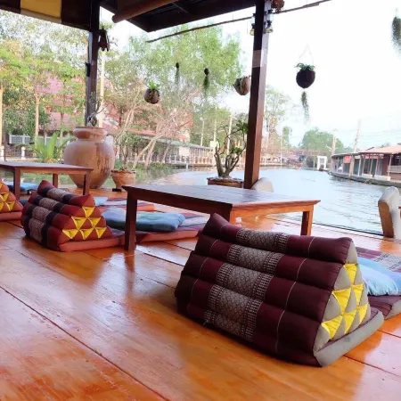 Baan Pitumata Amphawa