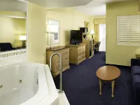 Four Points by Sheraton Cocoa Beach - Hot Tub