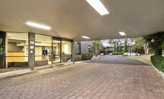 Knox International Hotel and Apartments