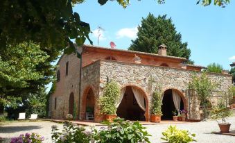 Panoramic Villa in Tuscany Rolling Hill, Well Connected, Everyday New Journey to