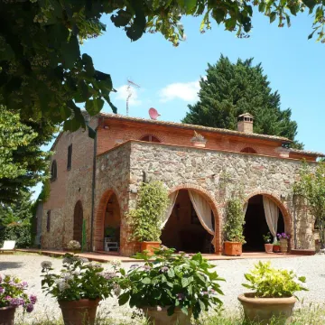 Panoramic Villa in Tuscany Rolling Hill, Well Connected, Everyday New Journey to