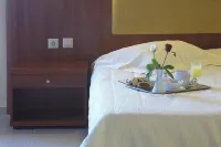 Parnis Palace Hotels in Ostattika