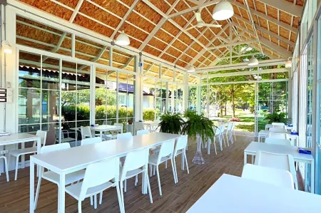 Amarin Resort Chiang Rai Отели рядом с достопримечательностью «Ramkhamhaeng University Chiang Rai Campus in Honour of Honour of His Majesty the King»