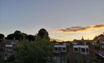 Whole Apartment with Balcony Breakfast & Parking