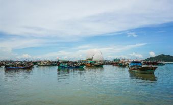 Zhuhai High-tech Zone University Town Government Affairs Center Atour Hotel