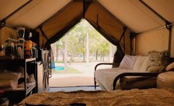 4 Blue River Camp - Glamping Cabin