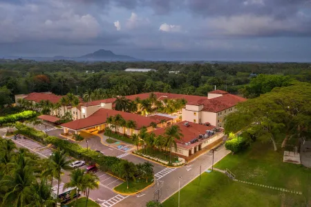 Quality Hotel Real Aeropuerto San Salvador Отели в г. Сан Луис Тальпа