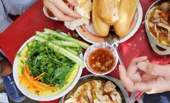Truc Nguyen - Vinh Hy Homestay
