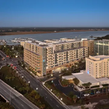 Holiday Inn Express & Suites Charleston Dwtn – Medical Ctr by IHG