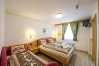 Hotel Villa Rosella Park & Wellness Hotels in Canazei