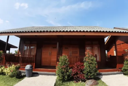 Wisata Edukasi and Resort Kebun Pak Budi Отели в г. Purwosari