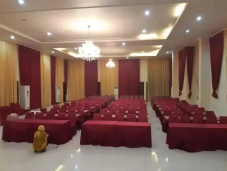 Hotel Marina Отели рядом с достопримечательностью «Simpatik Aquarium»