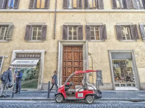 Terrace Pantheon Relais