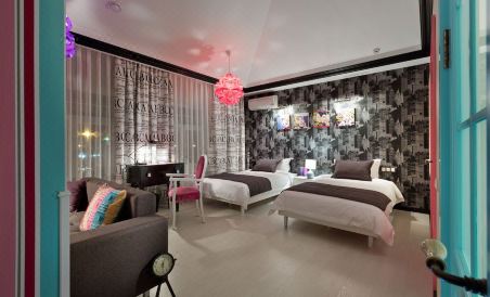 De Gaulle Boutique Hotel - Housity