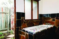 Kedar Heritage Lodge, Conference Centre & Spa - baignoire