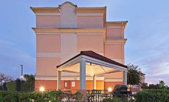 Sonesta Simply Suites Dallas Las Colinas