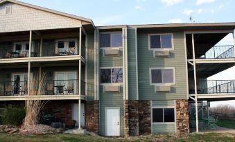 Whitney Mountain Lodge