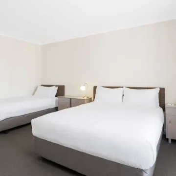 Best Western Olde Maritime Motor Inn Hotels near Warrnambool Foreshore Promenade