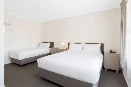 Best Western Olde Maritime Motor Inn Отели в г. Уоррнамбул