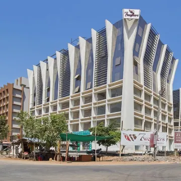 7Wonders Hotel Hotels near HEC Exhibition Centre