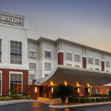DoubleTree by Hilton Savannah Airport