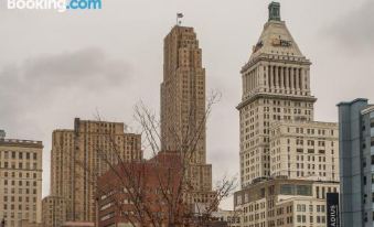Frontdesk East 8 Loft Apts Downtown Cincinnati
