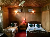 New Sea Palace Houseboats Hotels in 