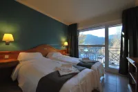 Apartaments Giberga Hotels near Ordino Arcalís