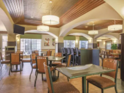 La Quinta Inn & Suites by Wyndham Bentonville Hotels in Bentonville