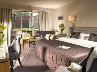 馬裡伯勒溫泉飯店 聖柯爾曼主教座堂附近的飯店