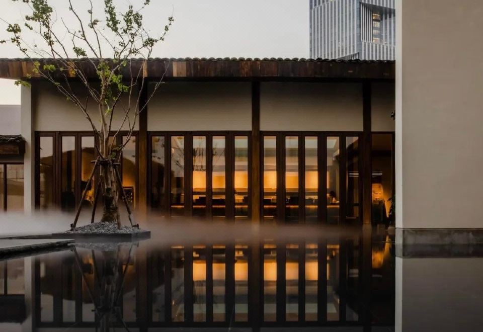 3. 상하이 월드 엑..