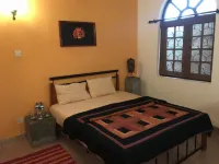 Breeze of Paradise Hotels in Sri Jayewardenepura