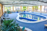 Boomerang Hotel - Pools