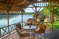 Shane Josa Resort Hotels in Cijulang