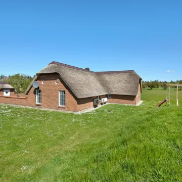 "Jorkin" - 1.8km from the Sea